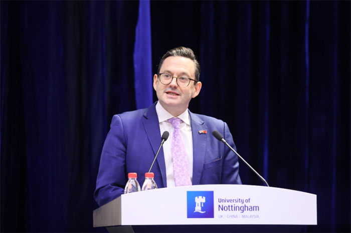 穿越边界，启迪未来！宁波诺丁汉大学谢心澄校长就职典礼隆重举行__穿越边界，启迪未来！宁波诺丁汉大学谢心澄校长就职典礼隆重举行