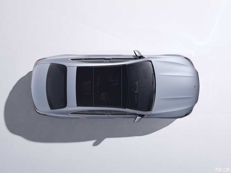 奔驰(进口) 奔驰E级(进口) 2024款 E 200 AMG Line 欧洲版