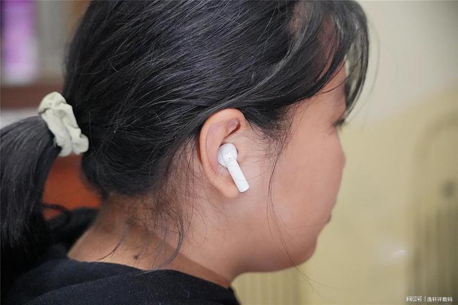 无线耳机为啥__无线耳机变蓝了要拿出来吗