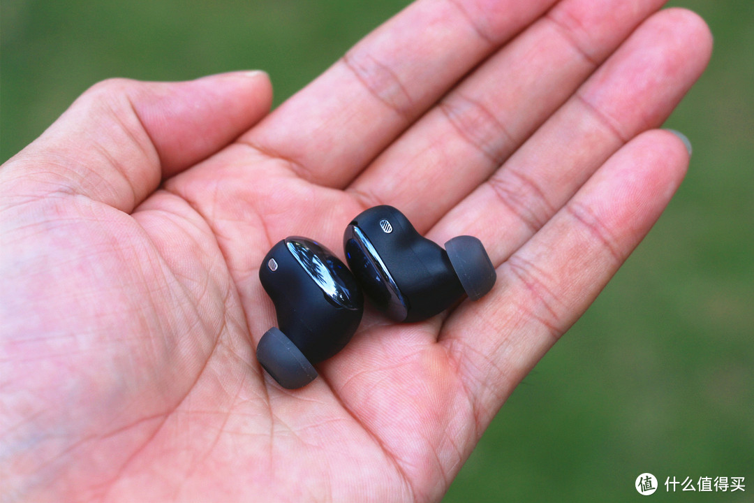 无线耳机为啥__无线耳机变蓝了要拿出来吗