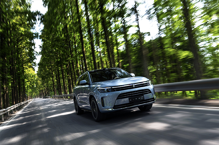 首日大定突破1.2万台 问界M7 Ultra交付__首日大定突破1.2万台 问界M7 Ultra交付