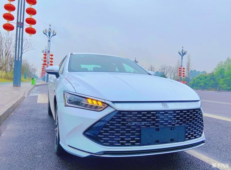 新款比亚迪秦试驾视频_胖哥试驾比亚迪秦dmi_