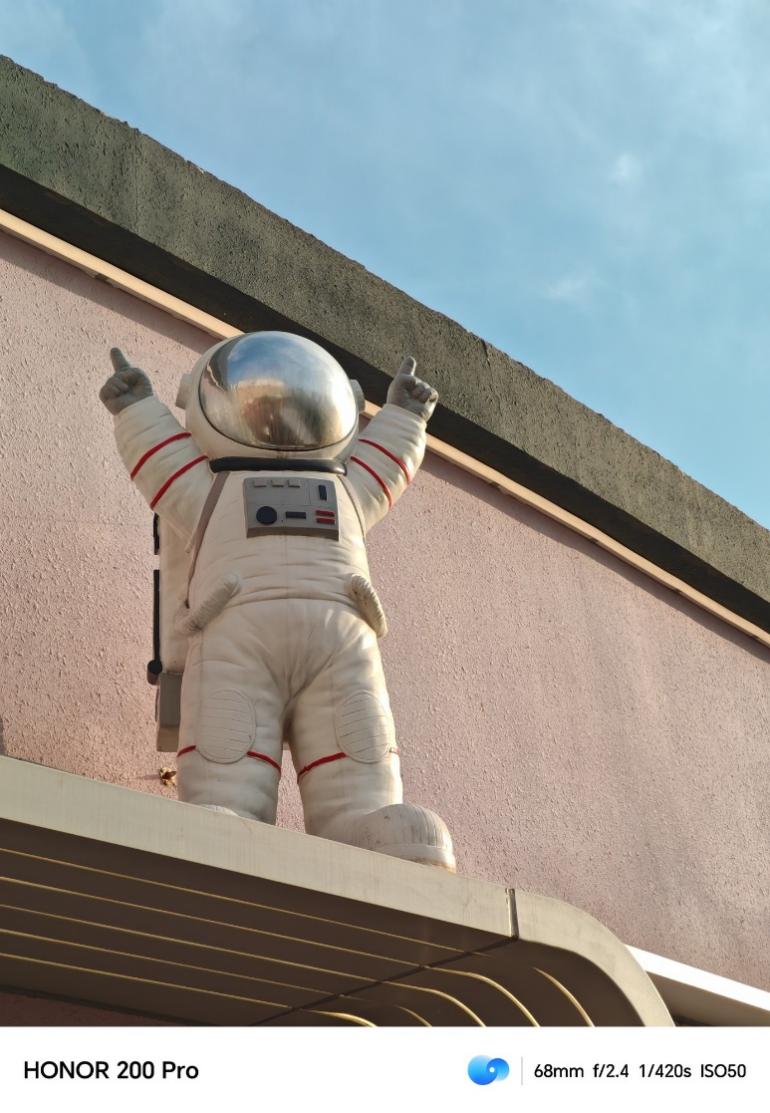 【有料评测】持续引领手机护眼体验 荣耀200 Pro全面评测