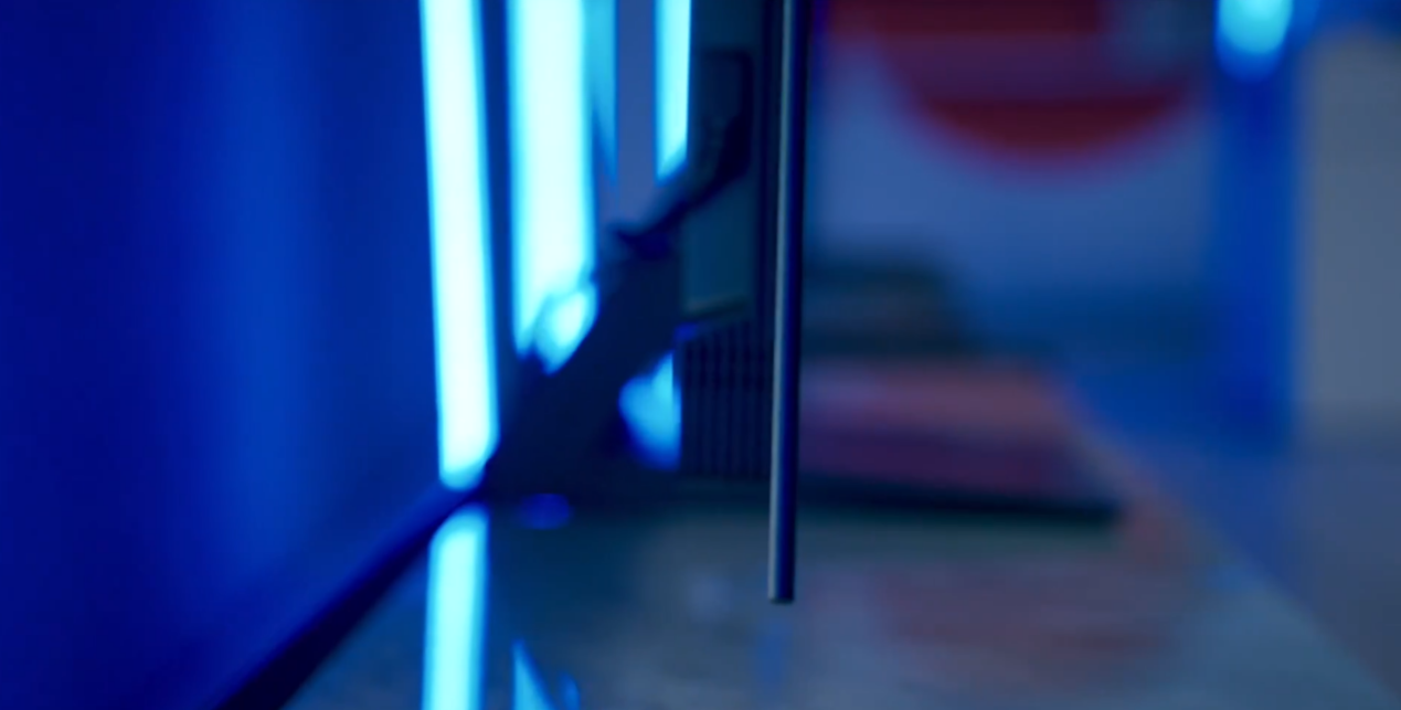 大师的选择：三星S90D和索尼A80L，工业设计谁能称雄？