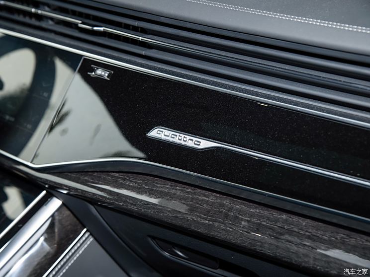 奥迪(进口) 奥迪Q8 2024款 55 TFSI