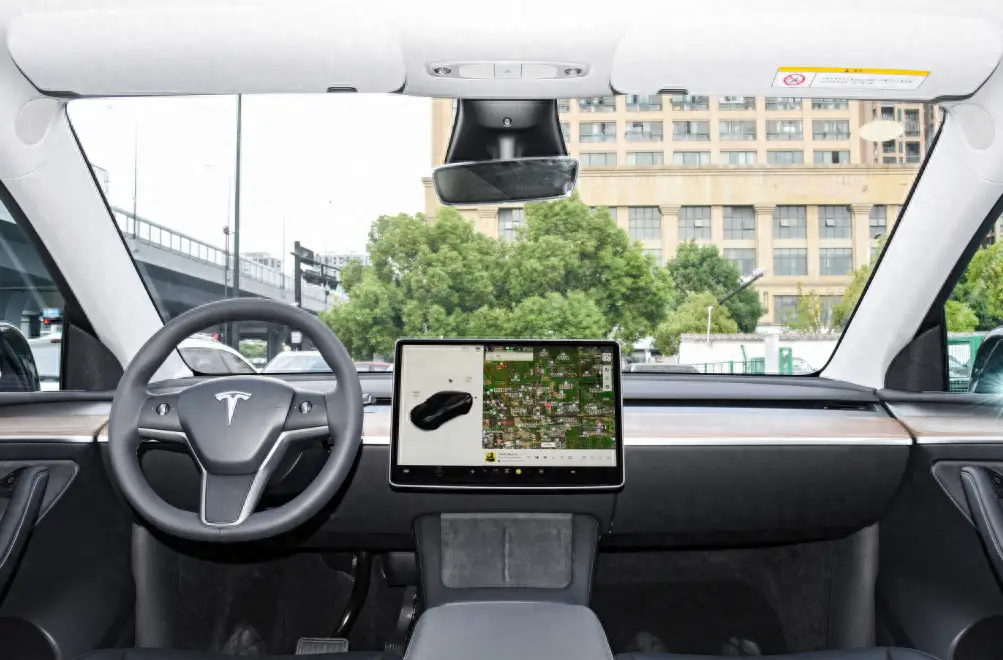 特斯拉内饰风格_新版特斯拉内饰_
