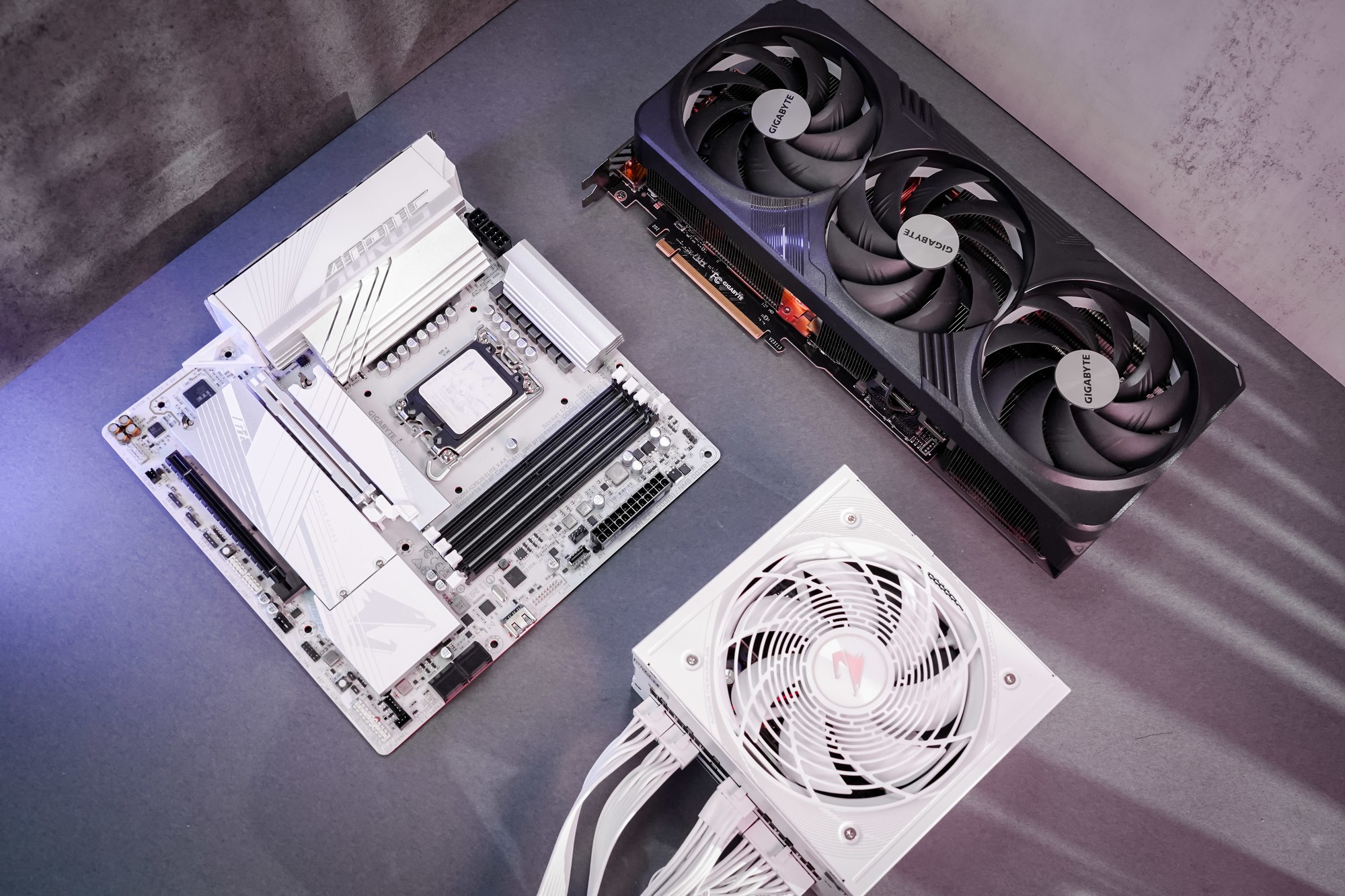 技嘉RTX 4080 SUPER实测《黑神话：悟空》 DLSS一定要开！