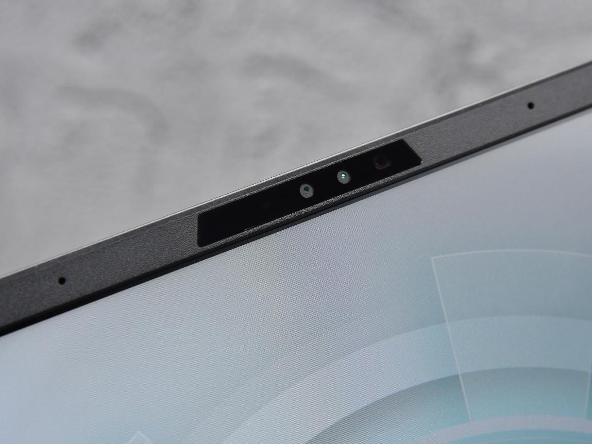 锐龙AI 9 HX 370加持的全能小钢炮！体验华硕天选Air 2024