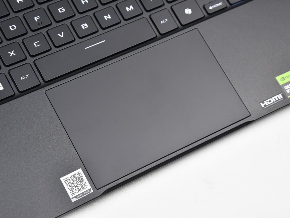 锐龙AI 9 HX 370加持的全能小钢炮！体验华硕天选Air 2024