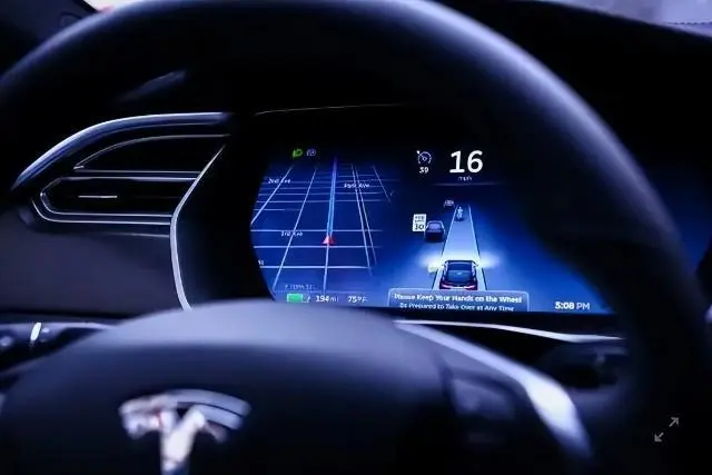特斯拉自动驾驶发展史_特斯拉自动驾驶车型_