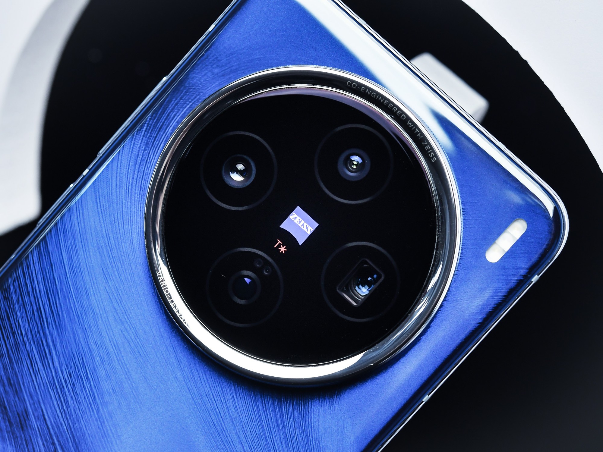 vivo X200全面评测：你跟我说这叫标准版？