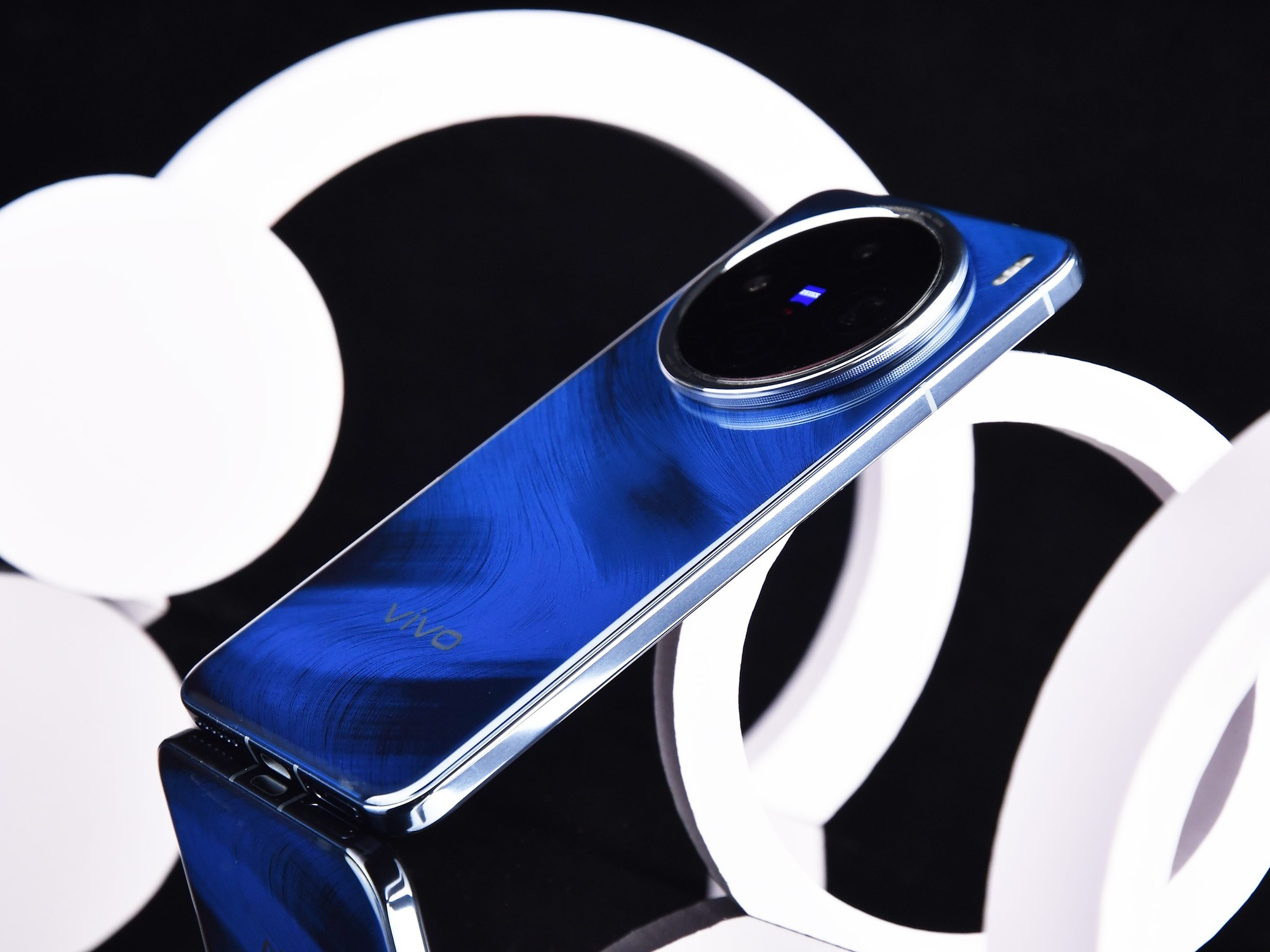 vivo X200全面评测：你跟我说这叫标准版？