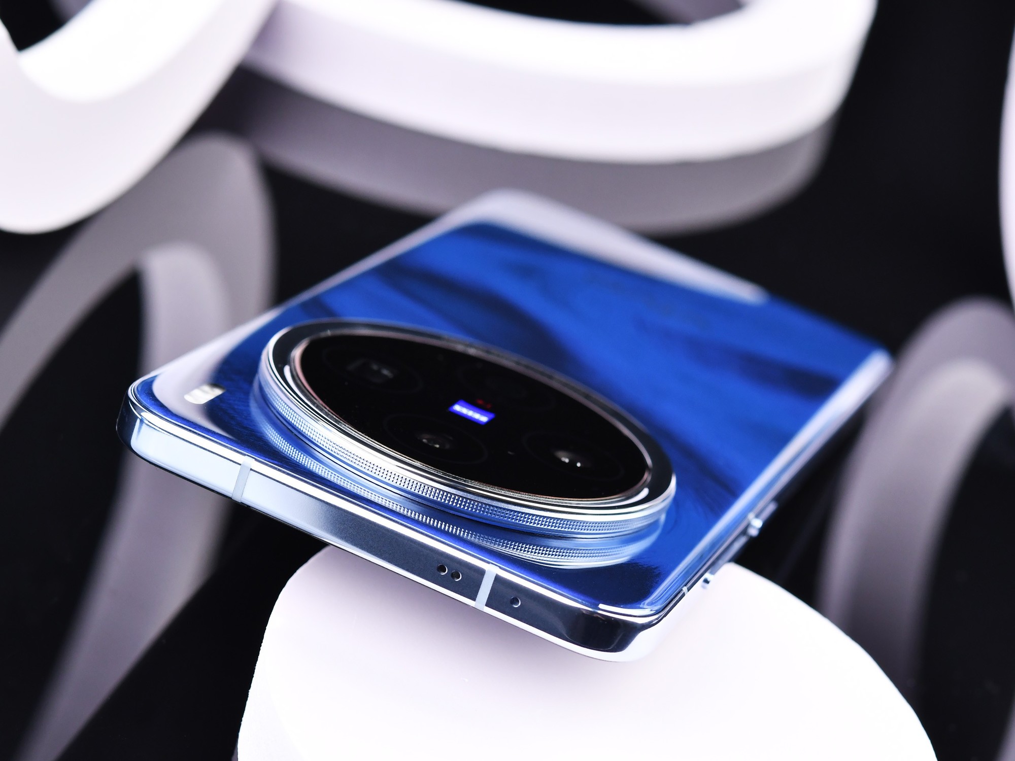 vivo X200全面评测：你跟我说这叫标准版？