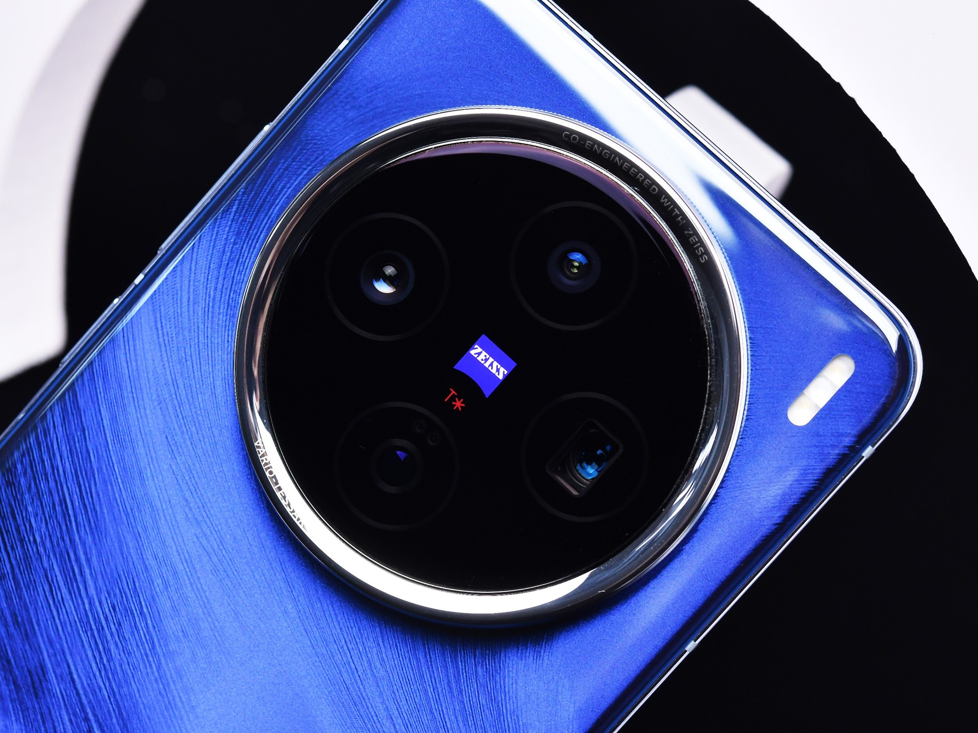 vivo X200全面评测：你跟我说这叫标准版？