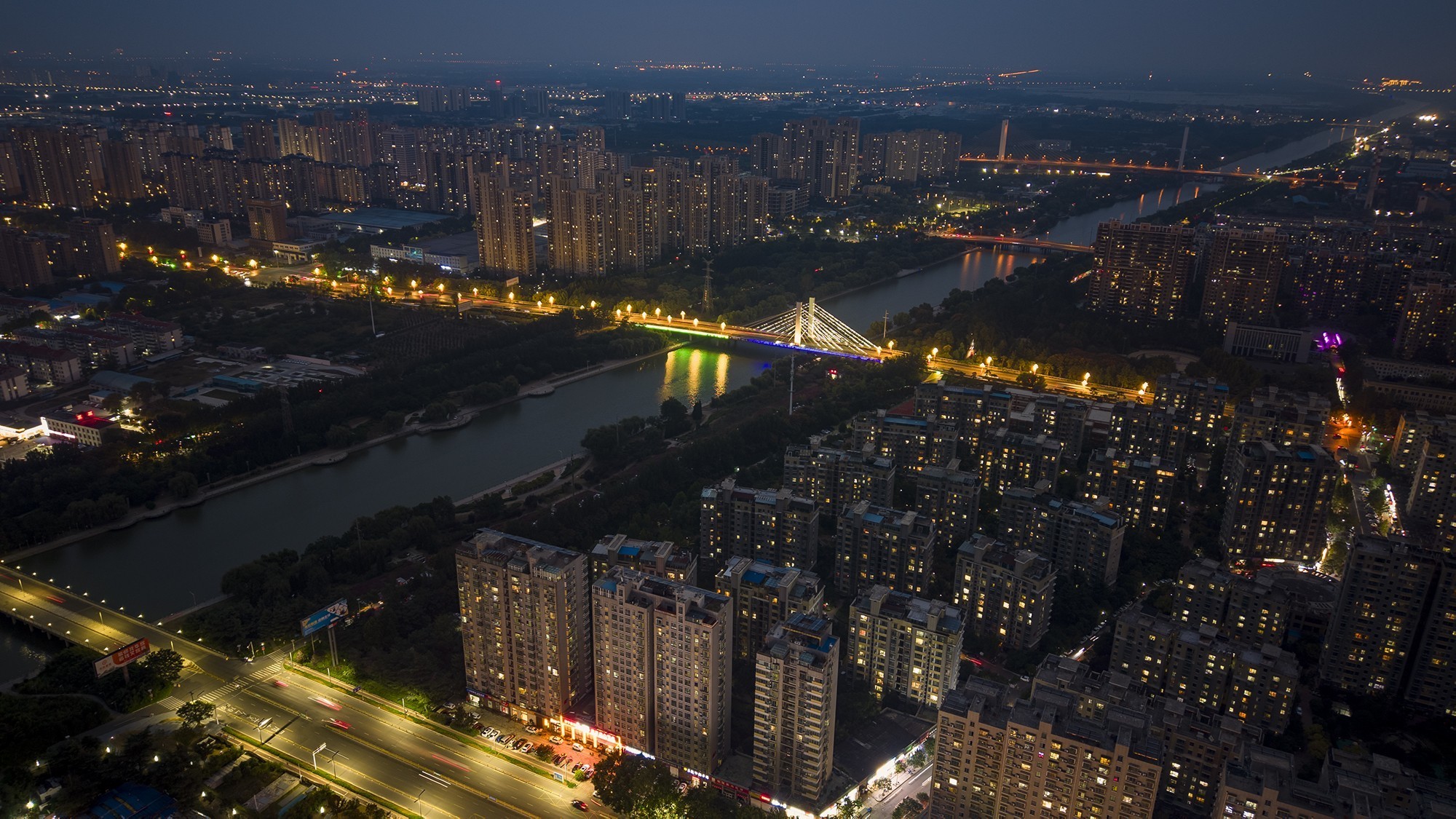 DJI Air 3S无人机评测：回归1英寸，双摄设计，避障返航更安全
