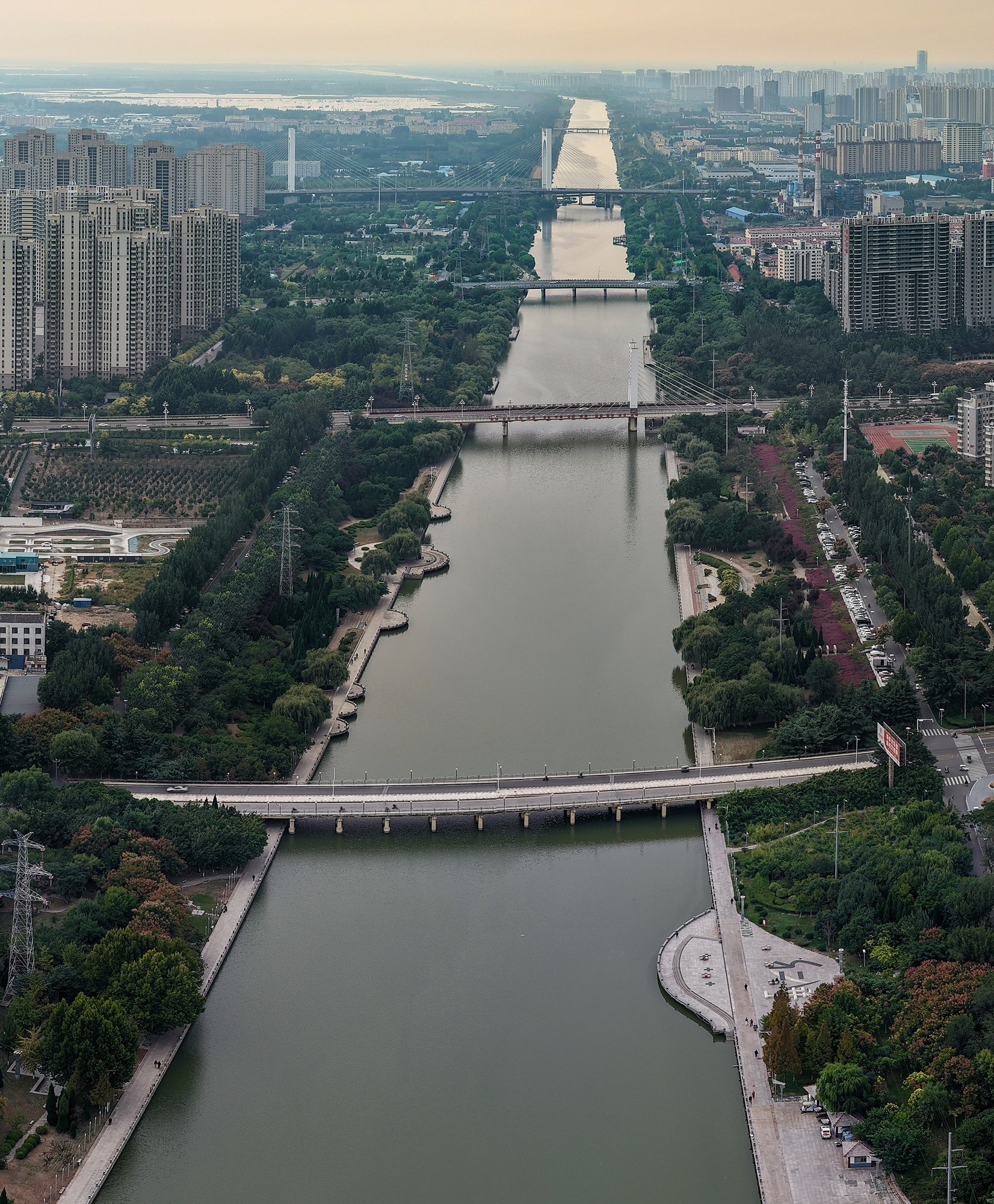 DJI Air 3S无人机评测：回归1英寸，双摄设计，避障返航更安全