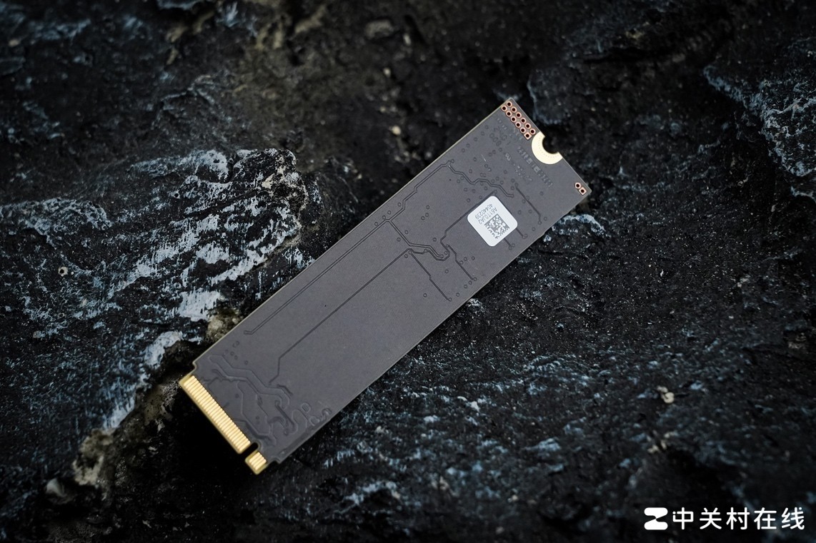 长江存储PC41Q评测 高效能OEM固态硬盘新力作