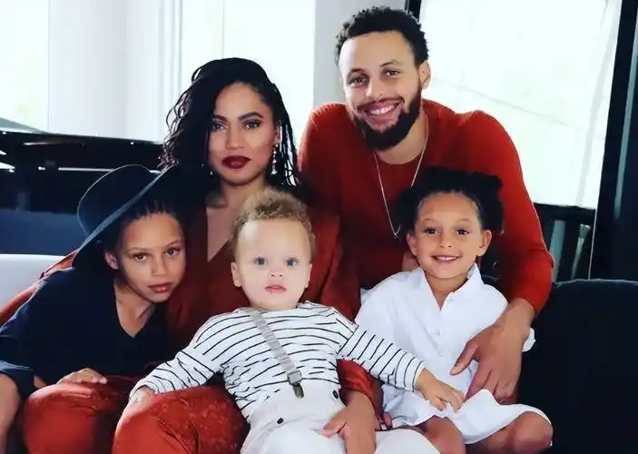 科尔什么__科梅内尔憩室要切除吗