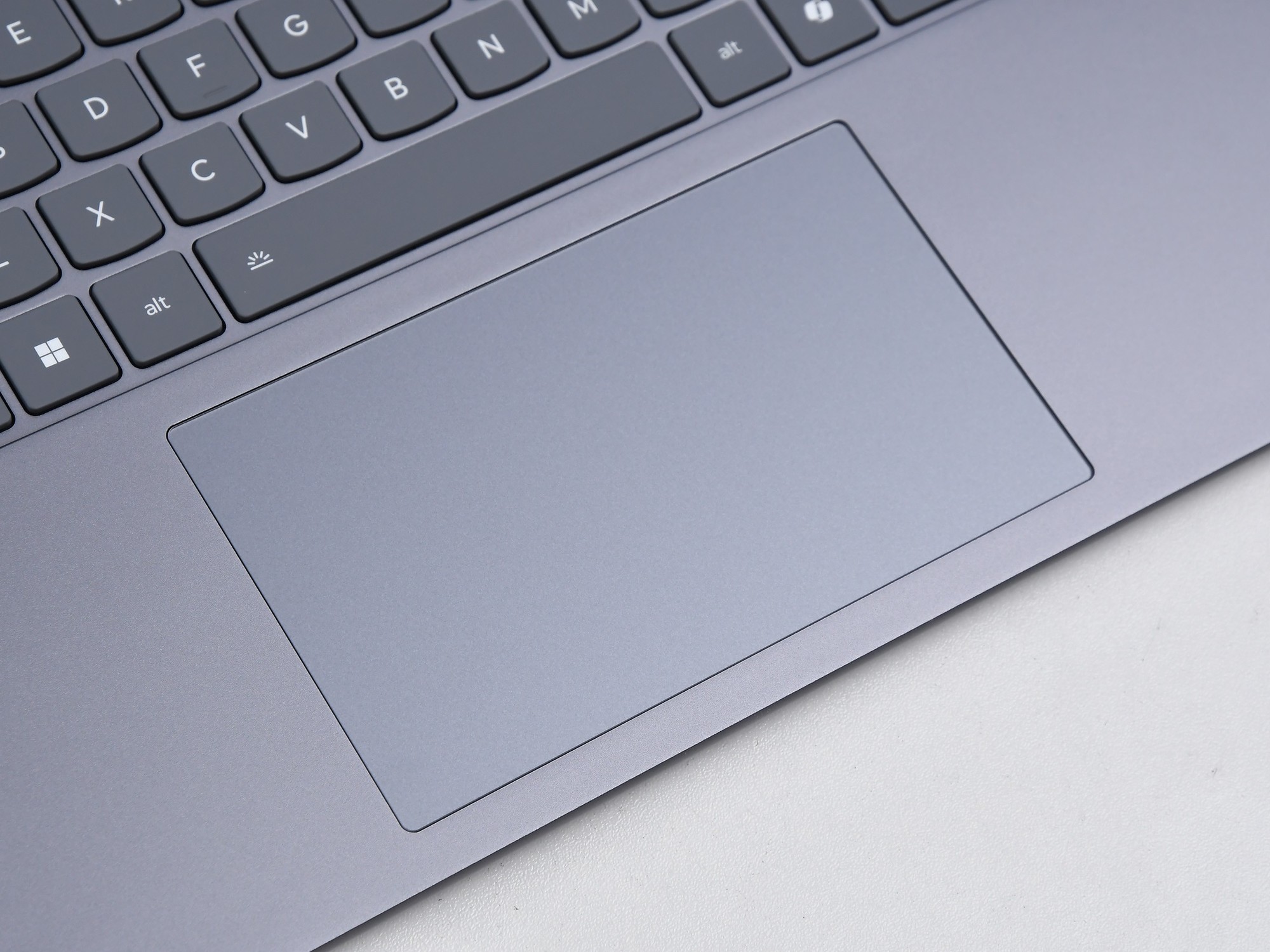 酷睿Ultra搭配AI为生产力提速！上手体验联想YOGA Air 15 Aura AI元启版