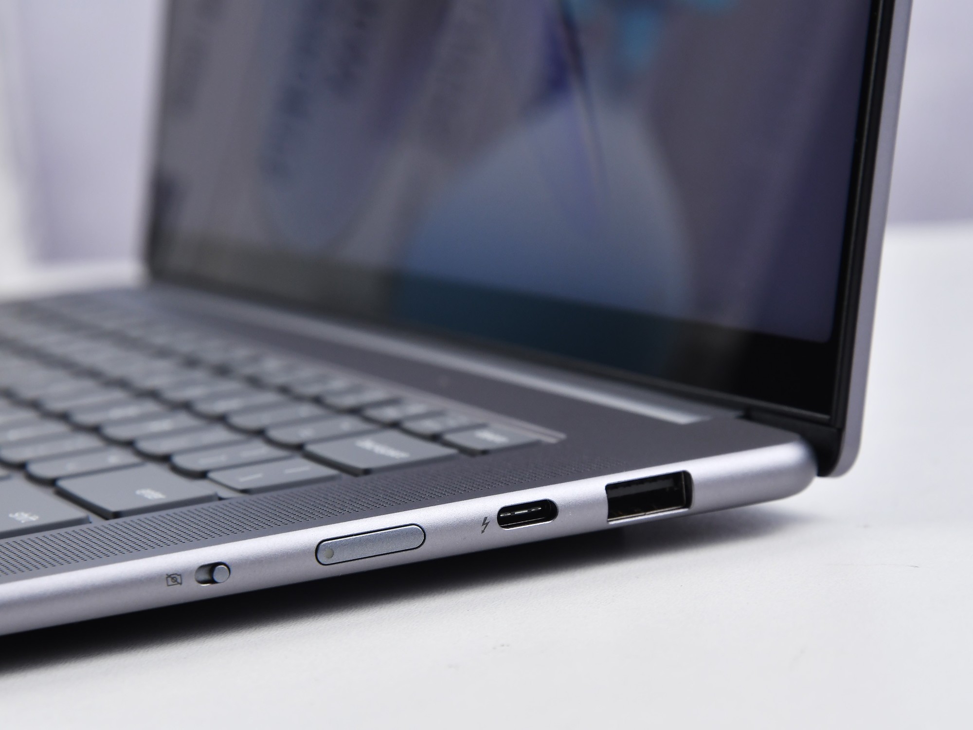 酷睿Ultra搭配AI为生产力提速！上手体验联想YOGA Air 15 Aura AI元启版