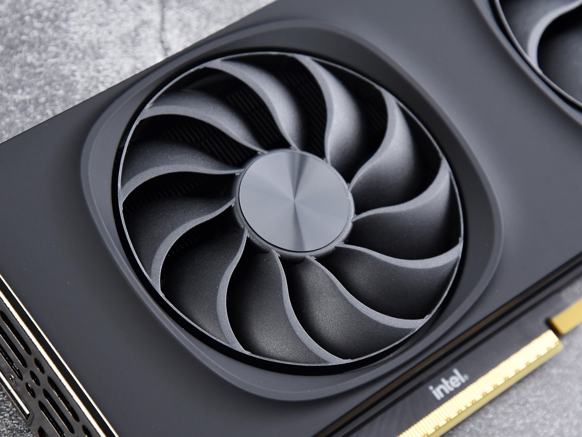 公版英特尔锐炫B580首测：性价比超越RTX 4060Ti 光追性能超级进化