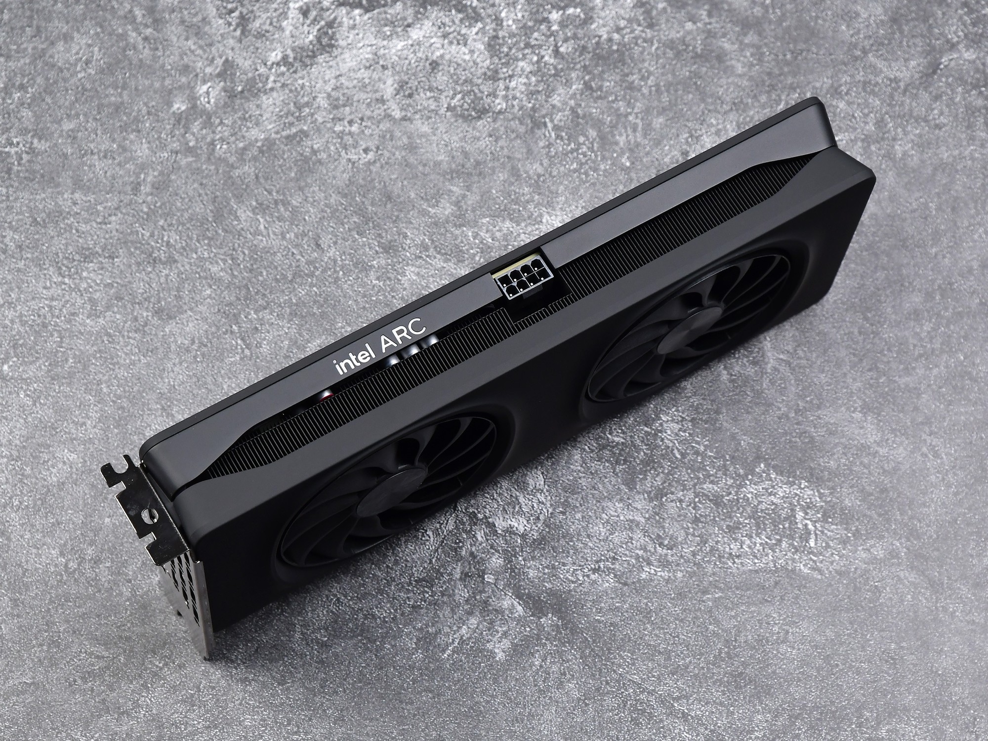 公版英特尔锐炫B580首测：性价比超越RTX 4060Ti 光追性能超级进化