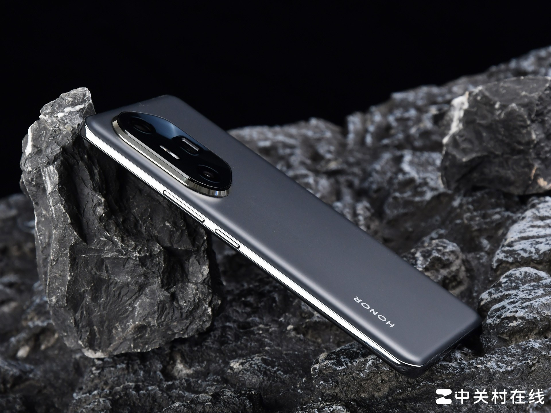 4199元的单反级人像手机 荣耀300 Ultra全面评测