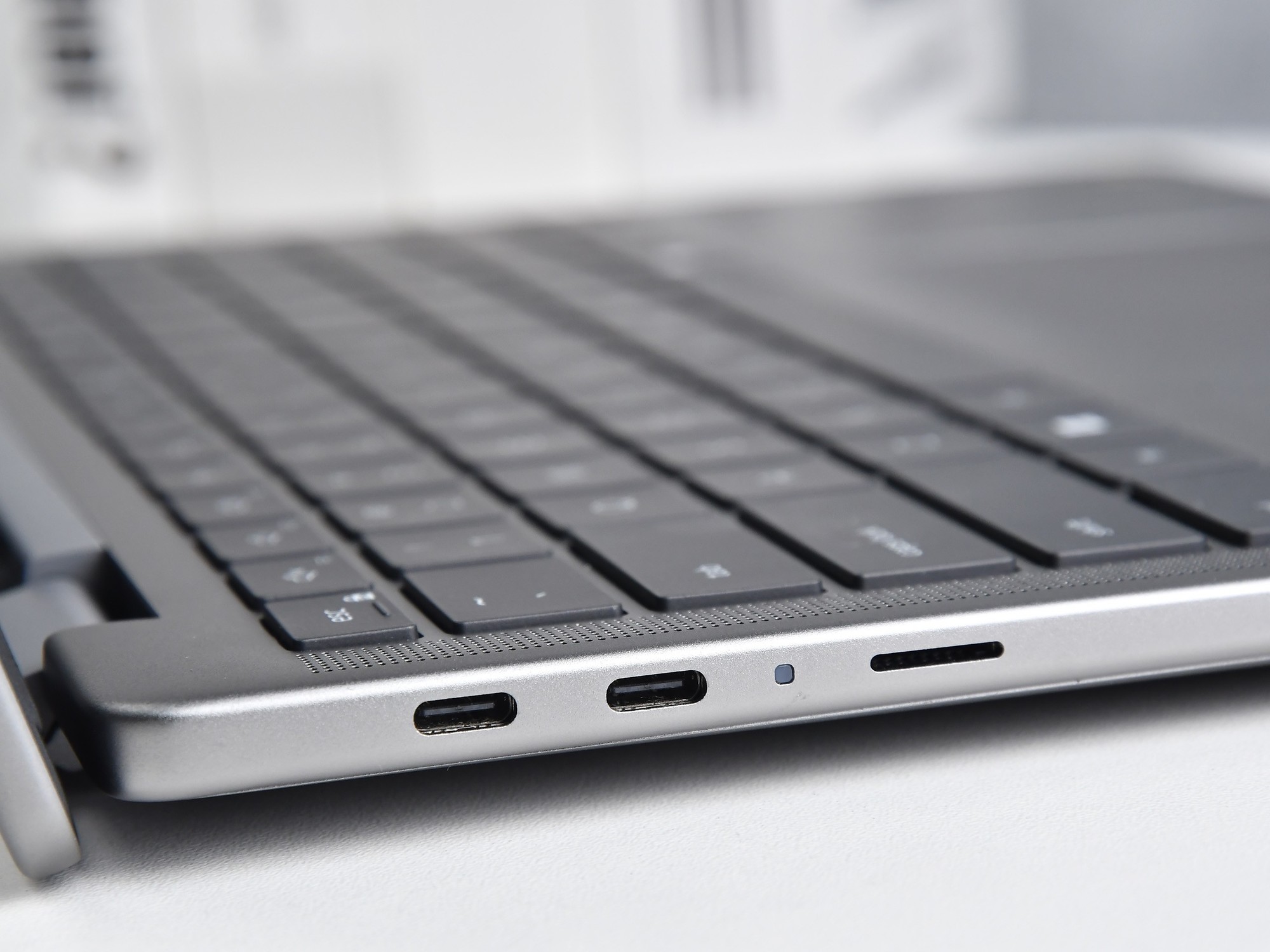 戴尔Latitude 7455评测：14英寸触屏移动办公利器