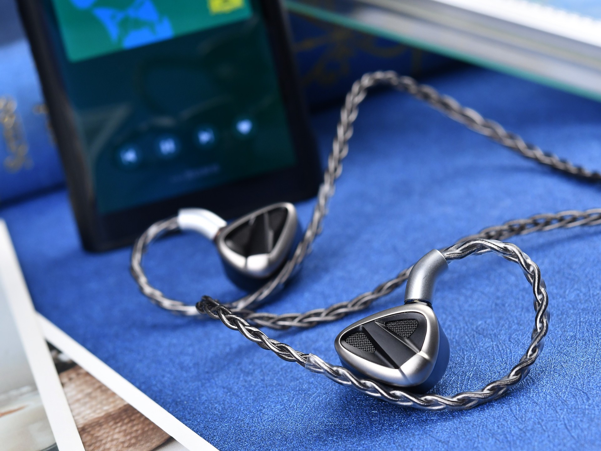 飞傲FH19八单元耳机评测：加量不加价的真旗舰圈铁耳机