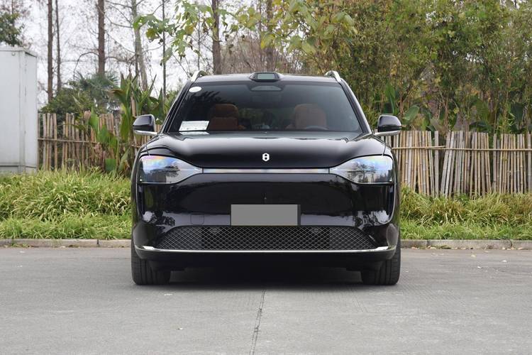 问界M9 理想L9冬季正面硬刚 谁才是千万内最好的SUV__问界M9 理想L9冬季正面硬刚 谁才是千万内最好的SUV