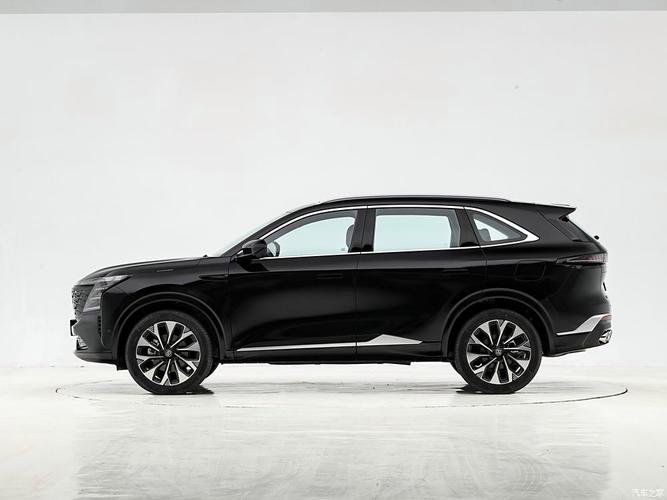 长安CS75 PLUS Ultra正式上市，售13.19万起！搭新蓝鲸2.0T发动机__长安CS75 PLUS Ultra正式上市，售13.19万起！搭新蓝鲸2.0T发动机