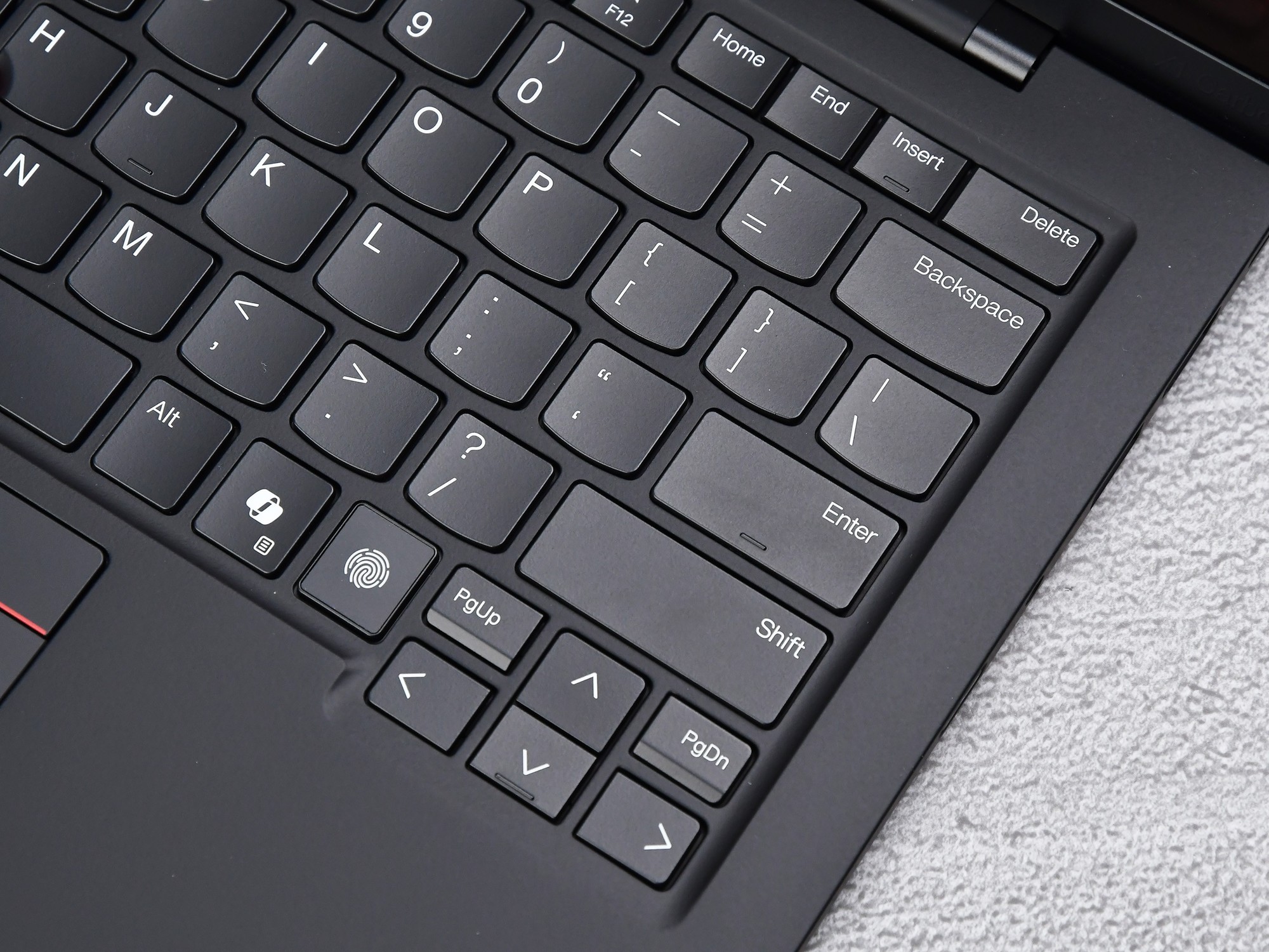 ThinkPad X1 Carbon Aura AI元启版评测：986克超便携酷睿Ultra AI PC