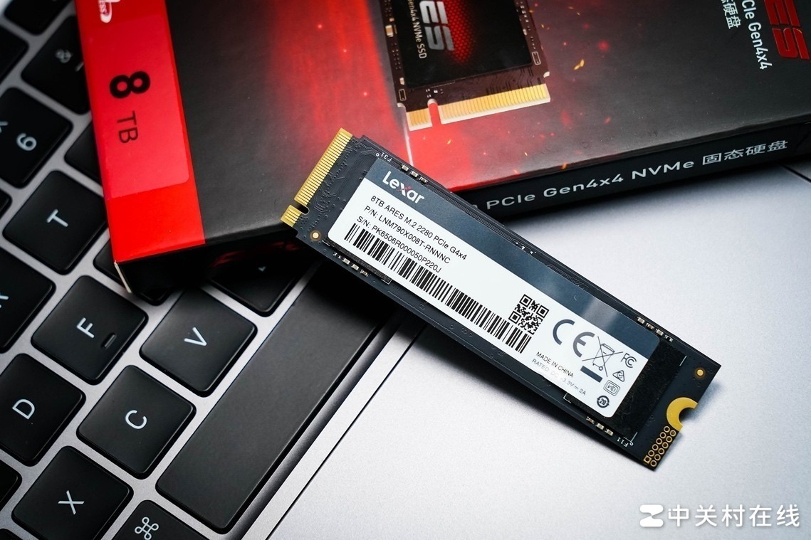 雷克沙ARES 8TB固态硬盘评测 战神“超超大杯”高能进化
