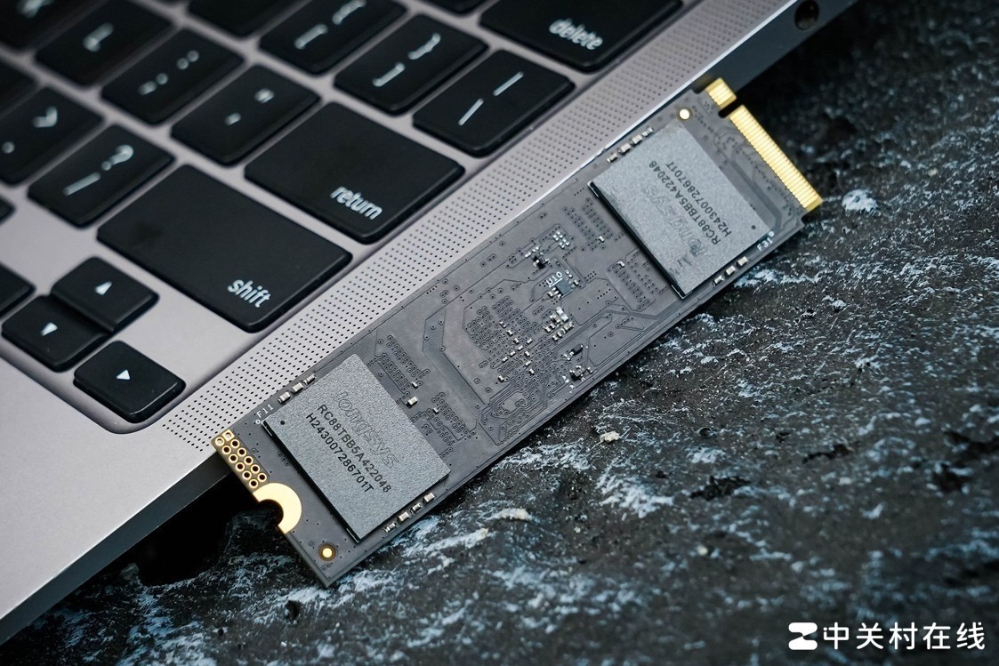 雷克沙ARES 8TB固态硬盘评测 战神“超超大杯”高能进化