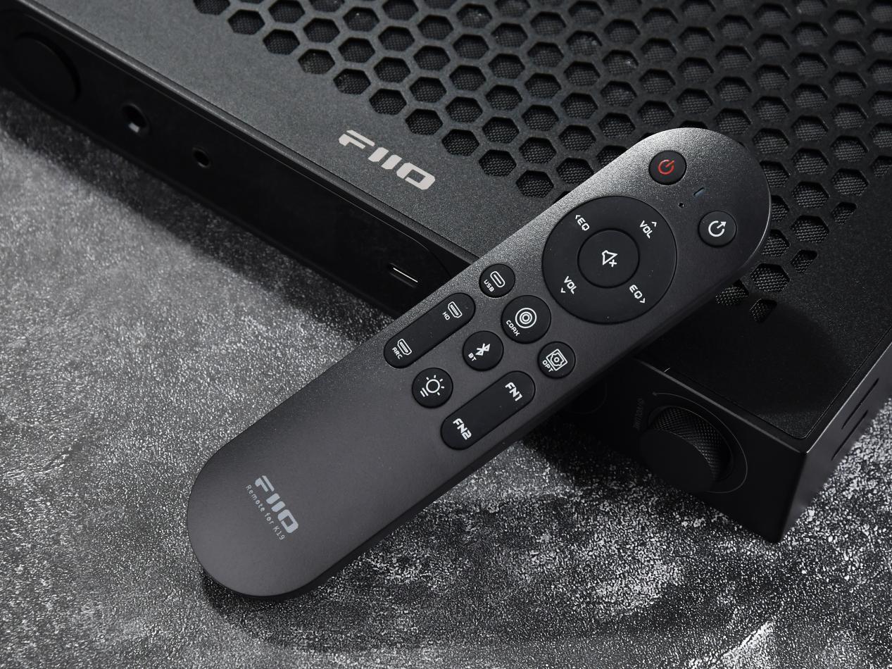 硬核配置，厚积薄发：飞傲K19旗舰级台式解码耳放评测