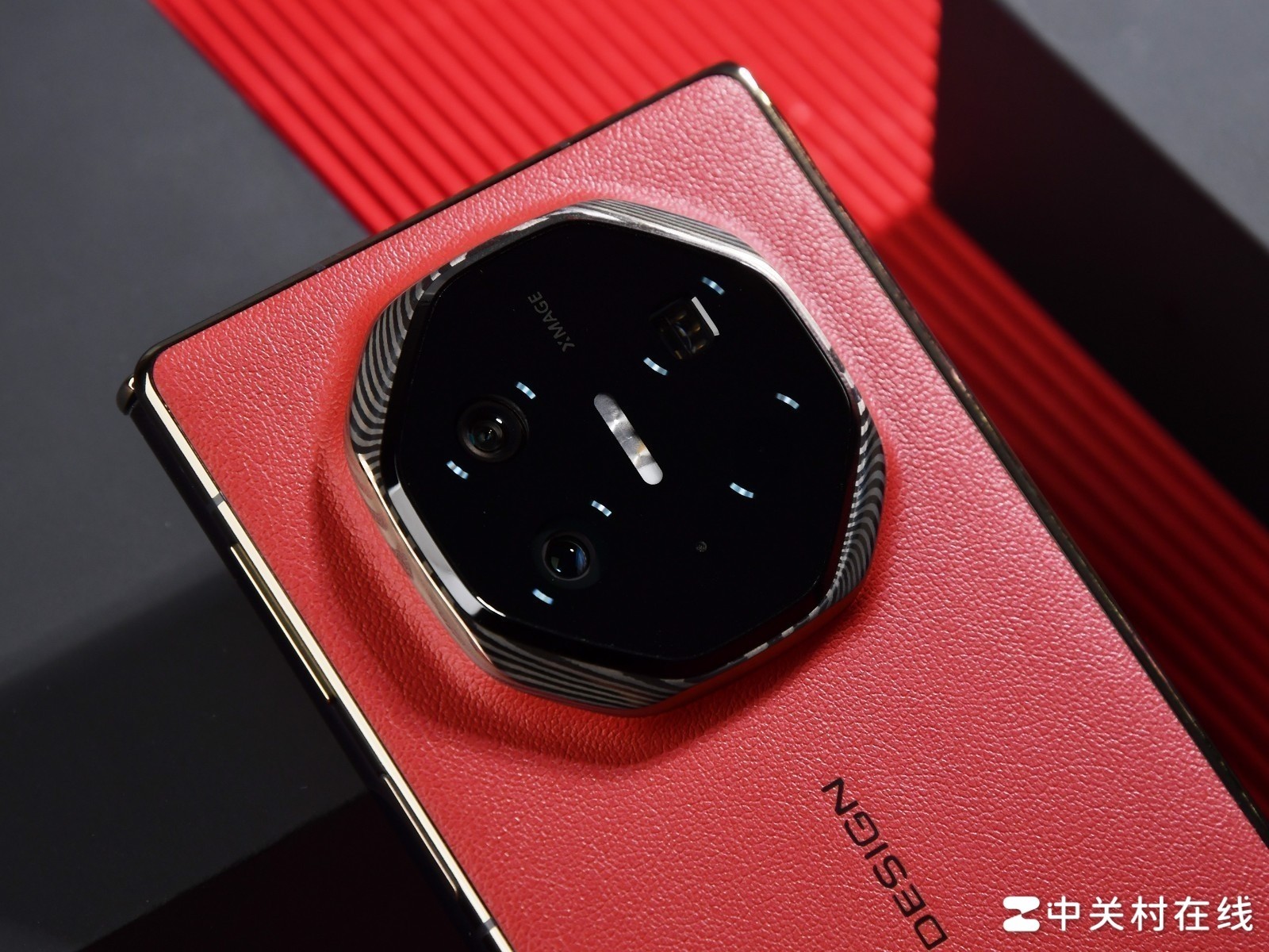 华为Mate XT 非凡大师上手评测：不止有面更是未来