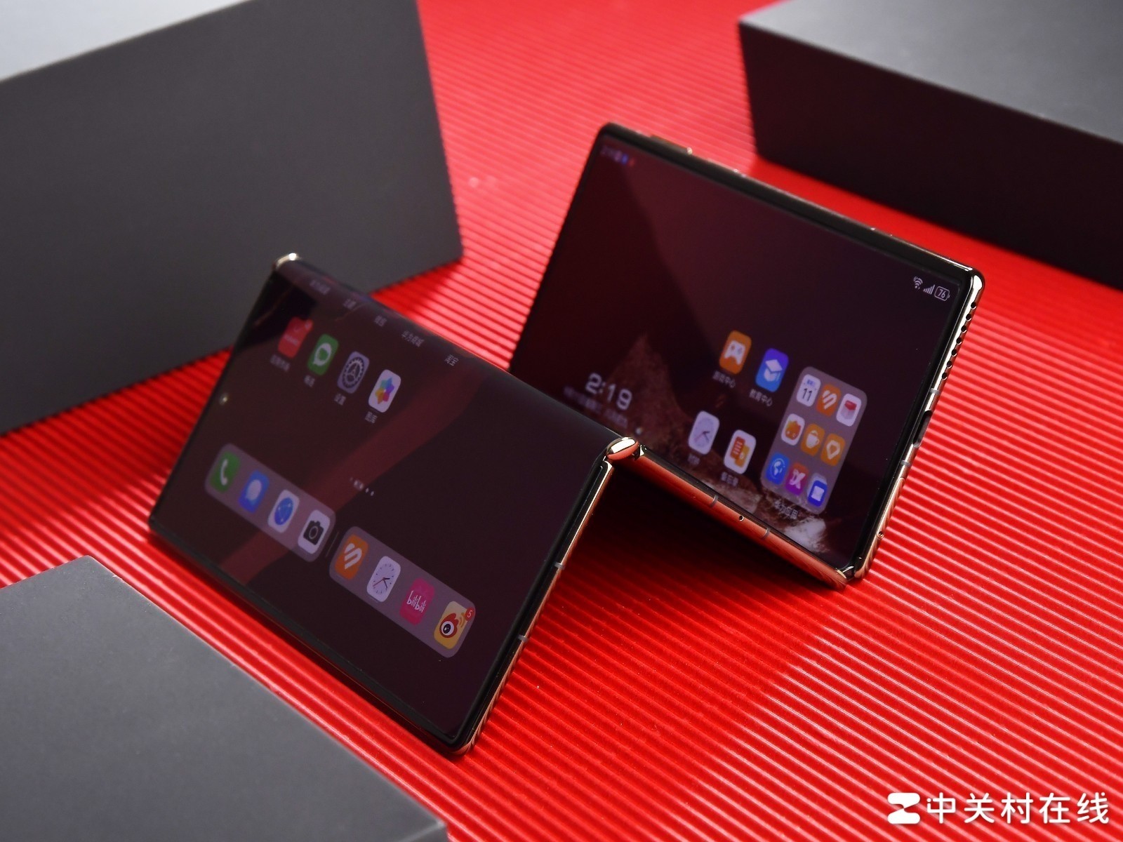 华为Mate XT 非凡大师上手评测：不止有面更是未来