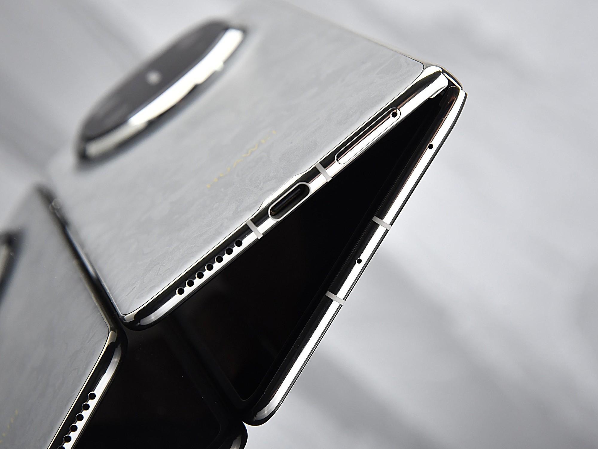 过年买个折叠屏？华为 Mate X6深度体验报告