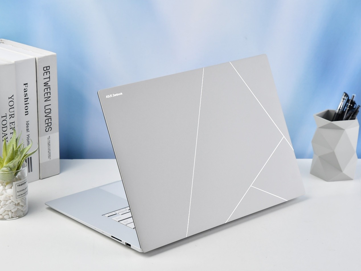 华硕灵耀16 Air笔记本评测：酷睿Ultra AI轻薄本的巅峰之作