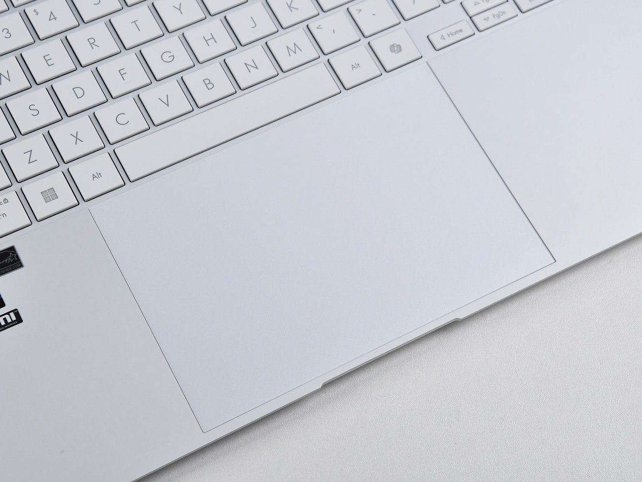 华硕灵耀16 Air笔记本评测：酷睿Ultra AI轻薄本的巅峰之作