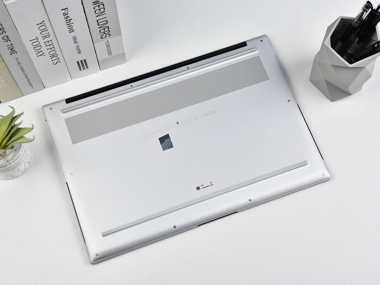 华硕灵耀16 Air笔记本评测：酷睿Ultra AI轻薄本的巅峰之作