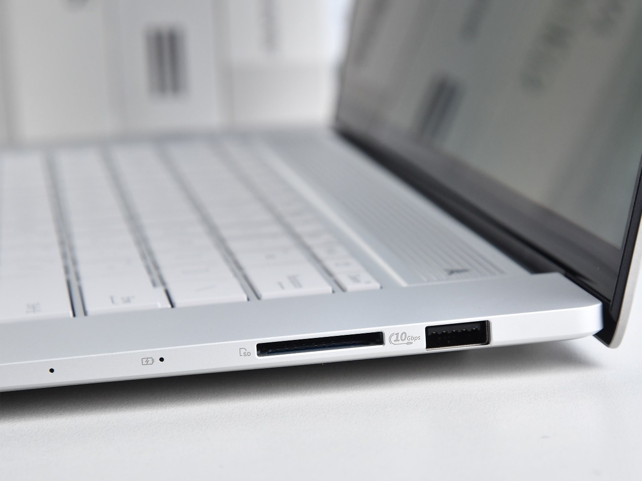 华硕灵耀16 Air笔记本评测：酷睿Ultra AI轻薄本的巅峰之作