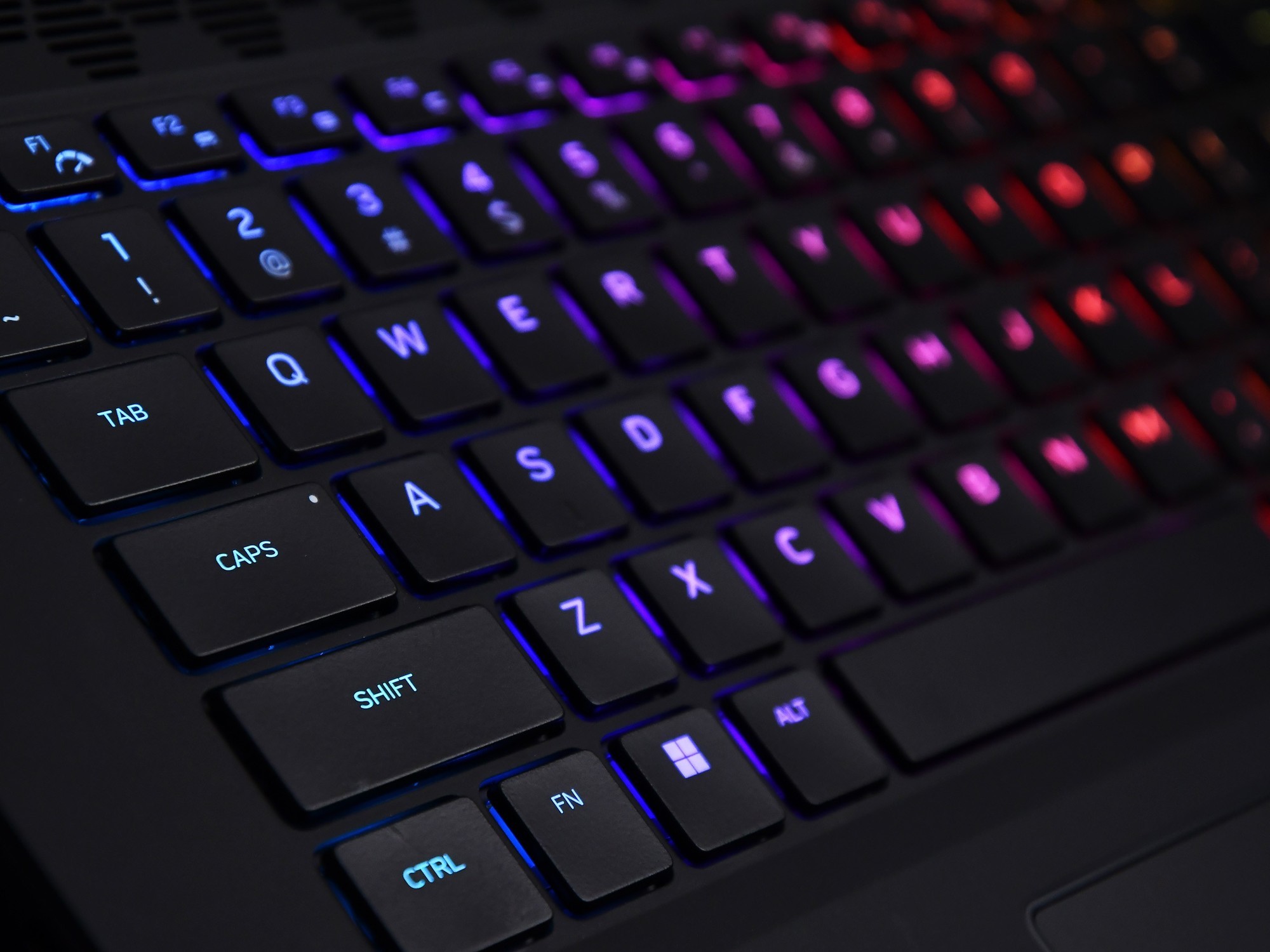 Alienware外星人m16 R2评测：触手可得的信仰级硬核游戏本