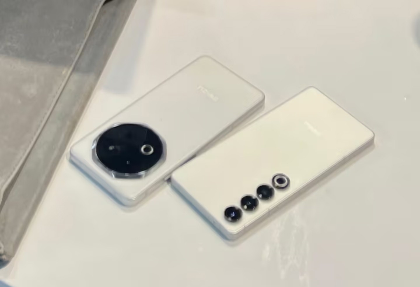 【机圈周报】iPhone 17外观曝光 小米15系列磁吸外接镜头来了