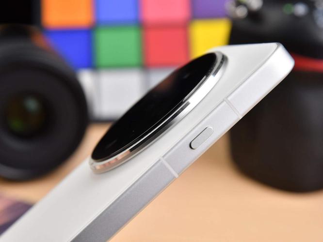 _OPPO Find X8 Ultra全面评测 轻装上阵，更有分量_OPPO Find X8 Ultra全面评测 轻装上阵，更有分量