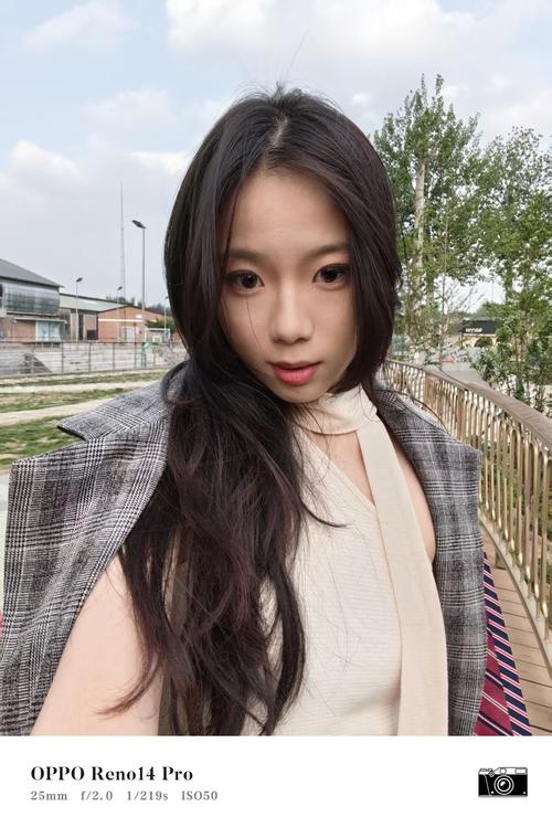 跟女朋友换手机用_男女朋友换手机用_
