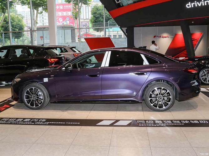 _搭载华为乾崑智驾 先享礼遇价25.68万起 一汽奥迪 A5L预售价发布_搭载华为乾崑智驾 先享礼遇价25.68万起 一汽奥迪 A5L预售价发布