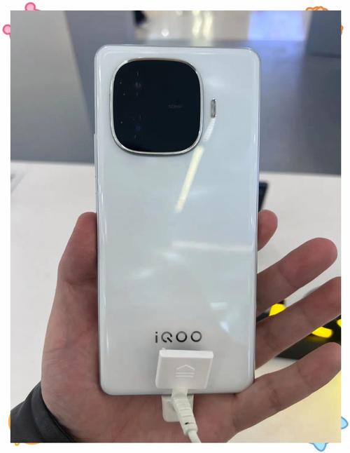 搭载自研电竞芯片Q2！ iQOO Z10 Turbo+震撼来袭！_搭载自研电竞芯片Q2！ iQOO Z10 Turbo+震撼来袭！_