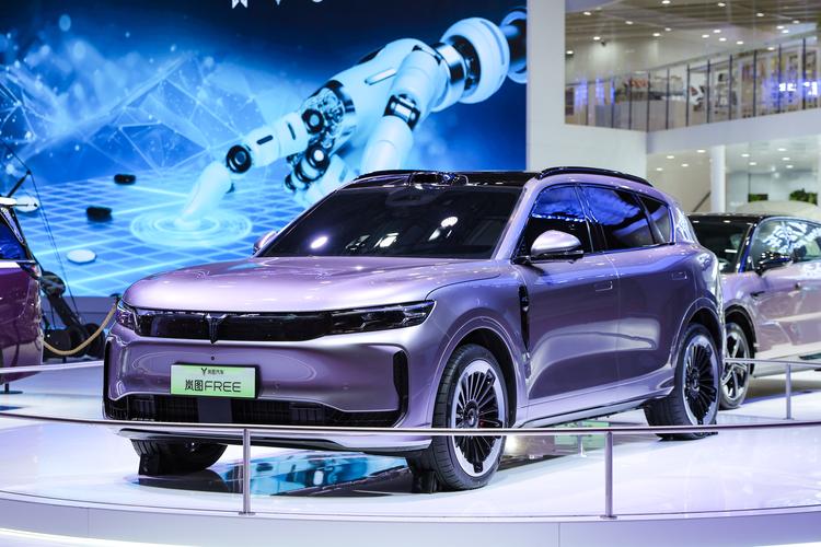 岚图追光L正式开启预订 搭载华为乾崑驾驶辅助和鸿蒙智能座舱__岚图追光L正式开启预订 搭载华为乾崑驾驶辅助和鸿蒙智能座舱