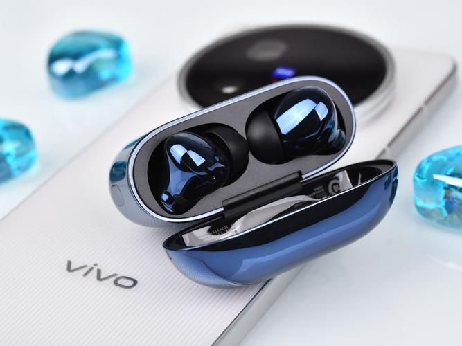 能安静听完歌词音乐_安静歌曲下载_